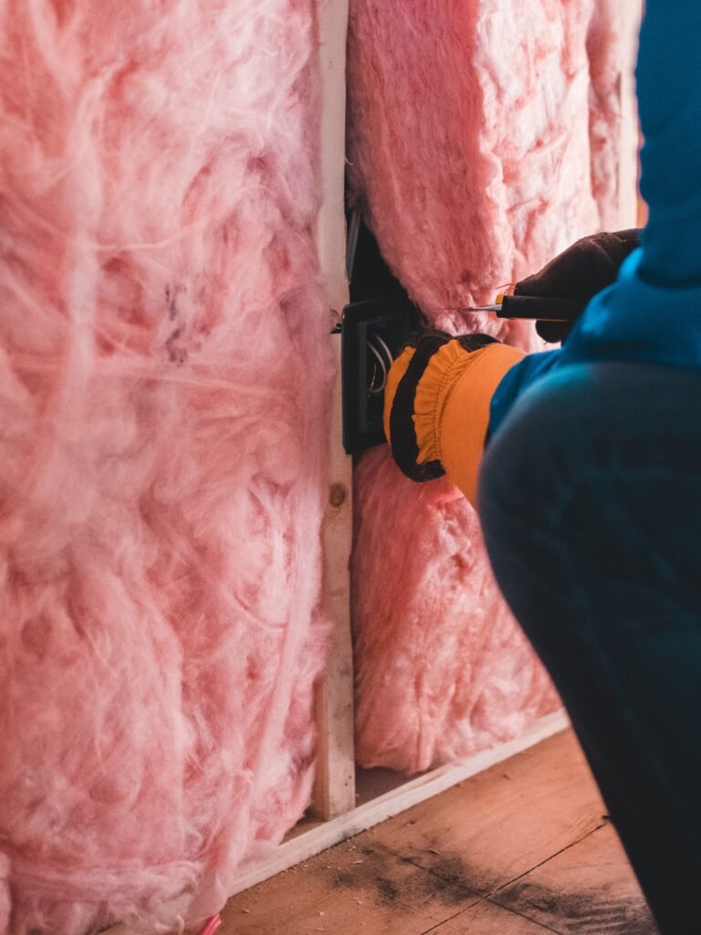 insulation-contractor-installing-insulation